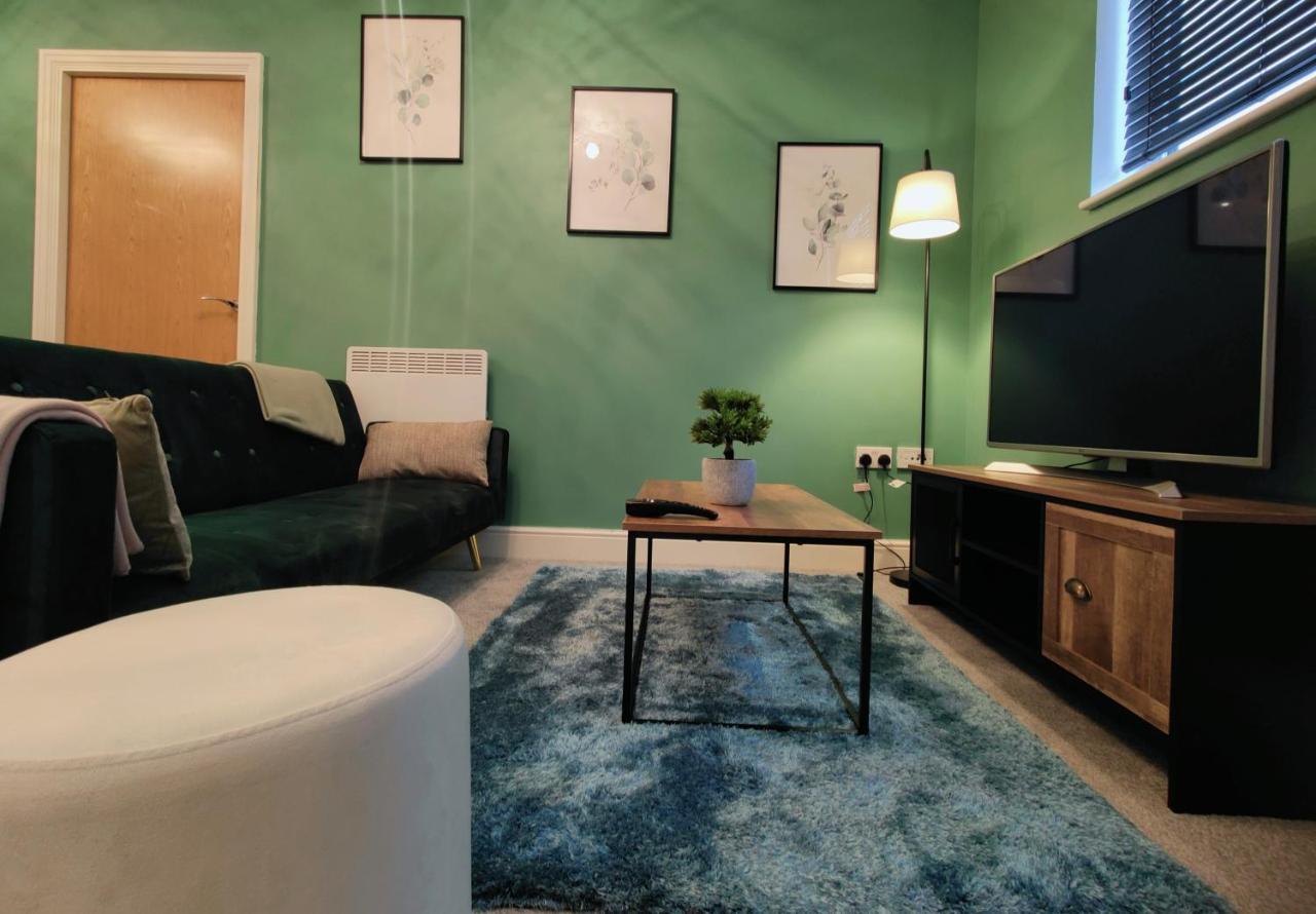 City Centered 2 Bed Serviced Apartment- Sherpa Homes Свіндон Екстер'єр фото