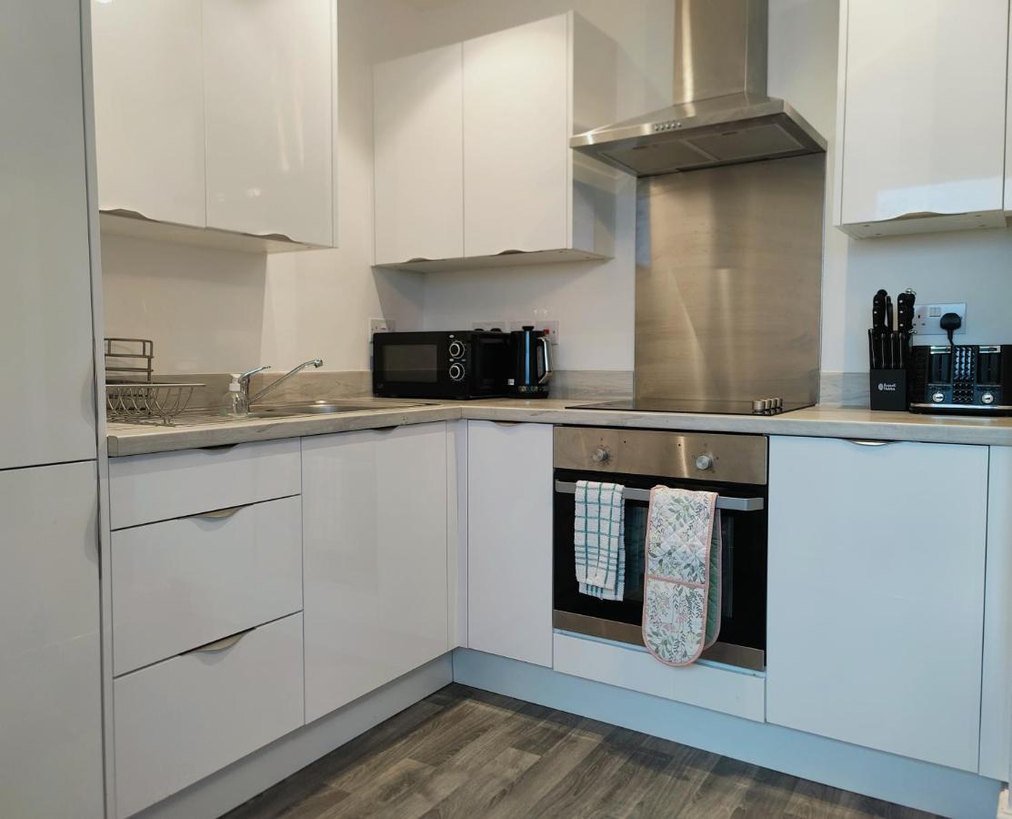 City Centered 2 Bed Serviced Apartment- Sherpa Homes Свіндон Екстер'єр фото