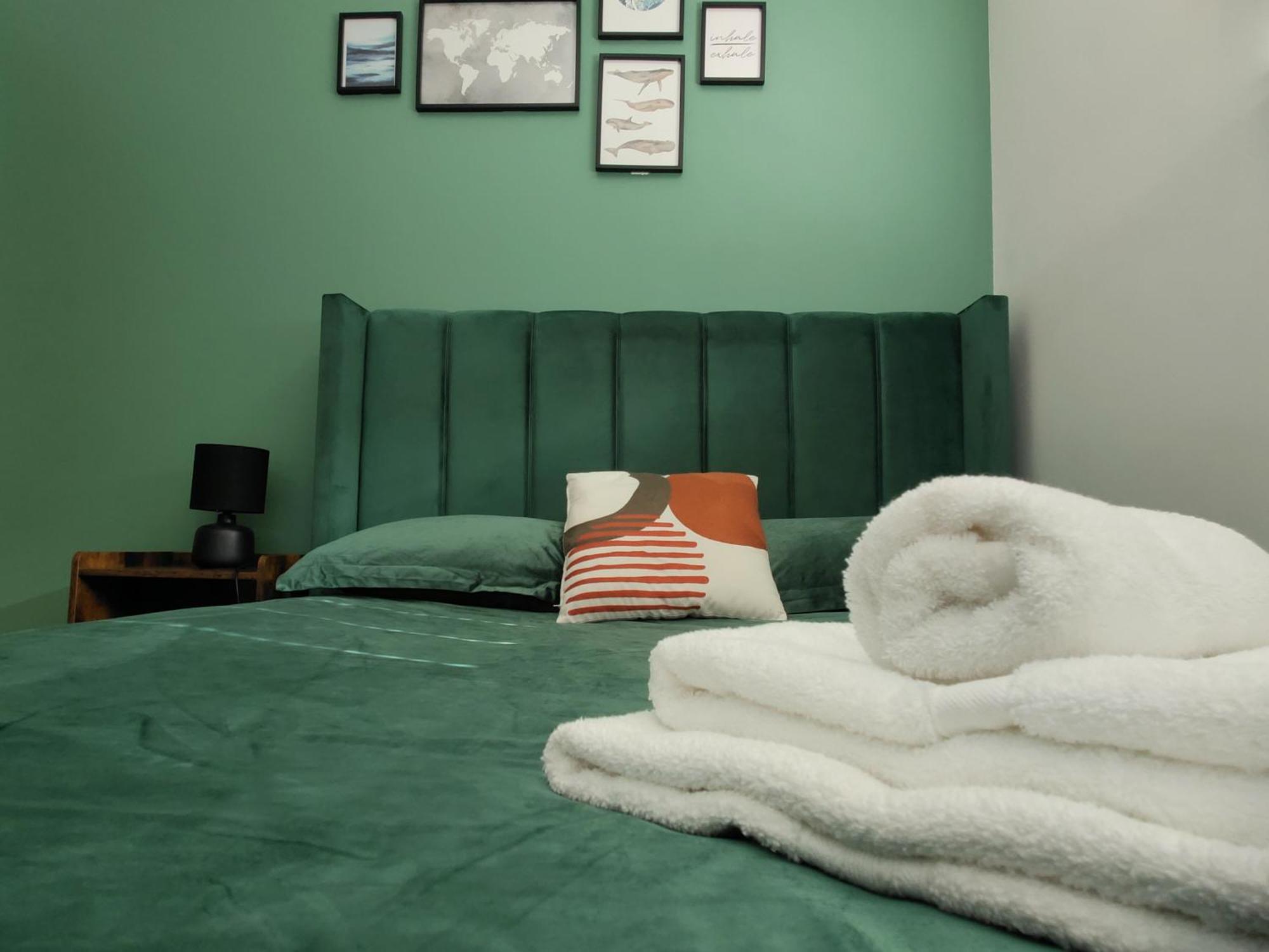 City Centered 2 Bed Serviced Apartment- Sherpa Homes Свіндон Екстер'єр фото