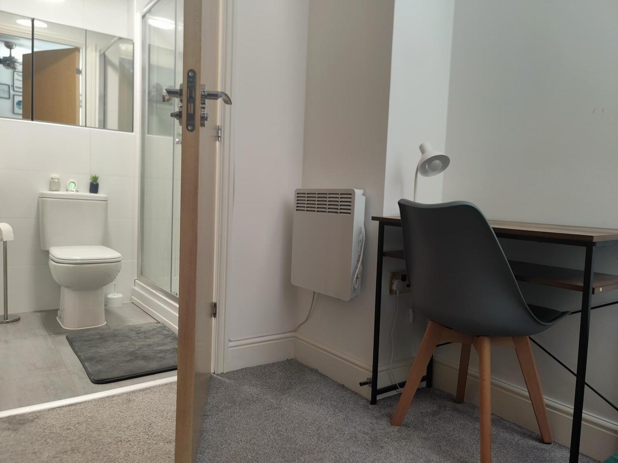 City Centered 2 Bed Serviced Apartment- Sherpa Homes Свіндон Екстер'єр фото